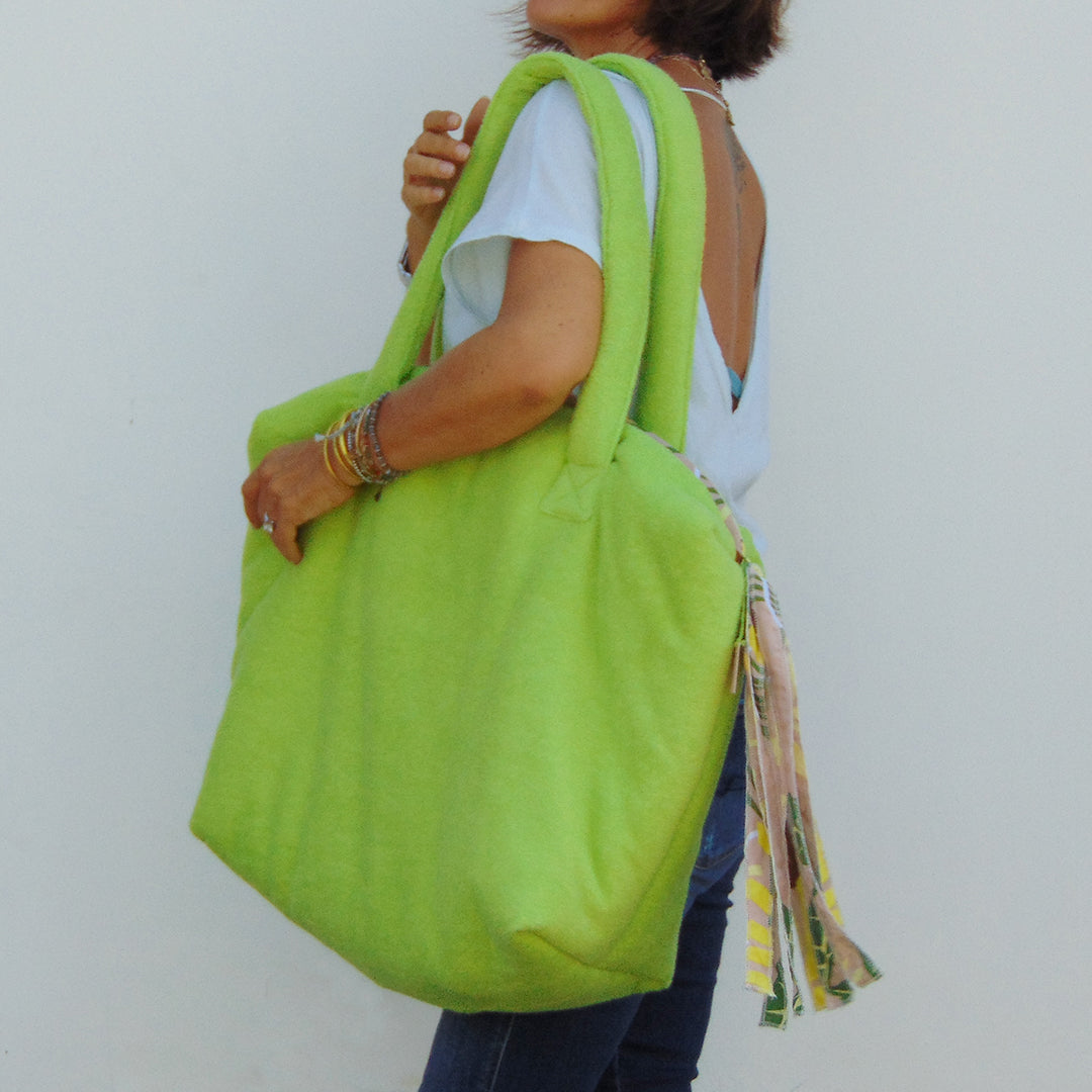Lambai Beach Bag Apple LAMBAGOSAPP original paintings